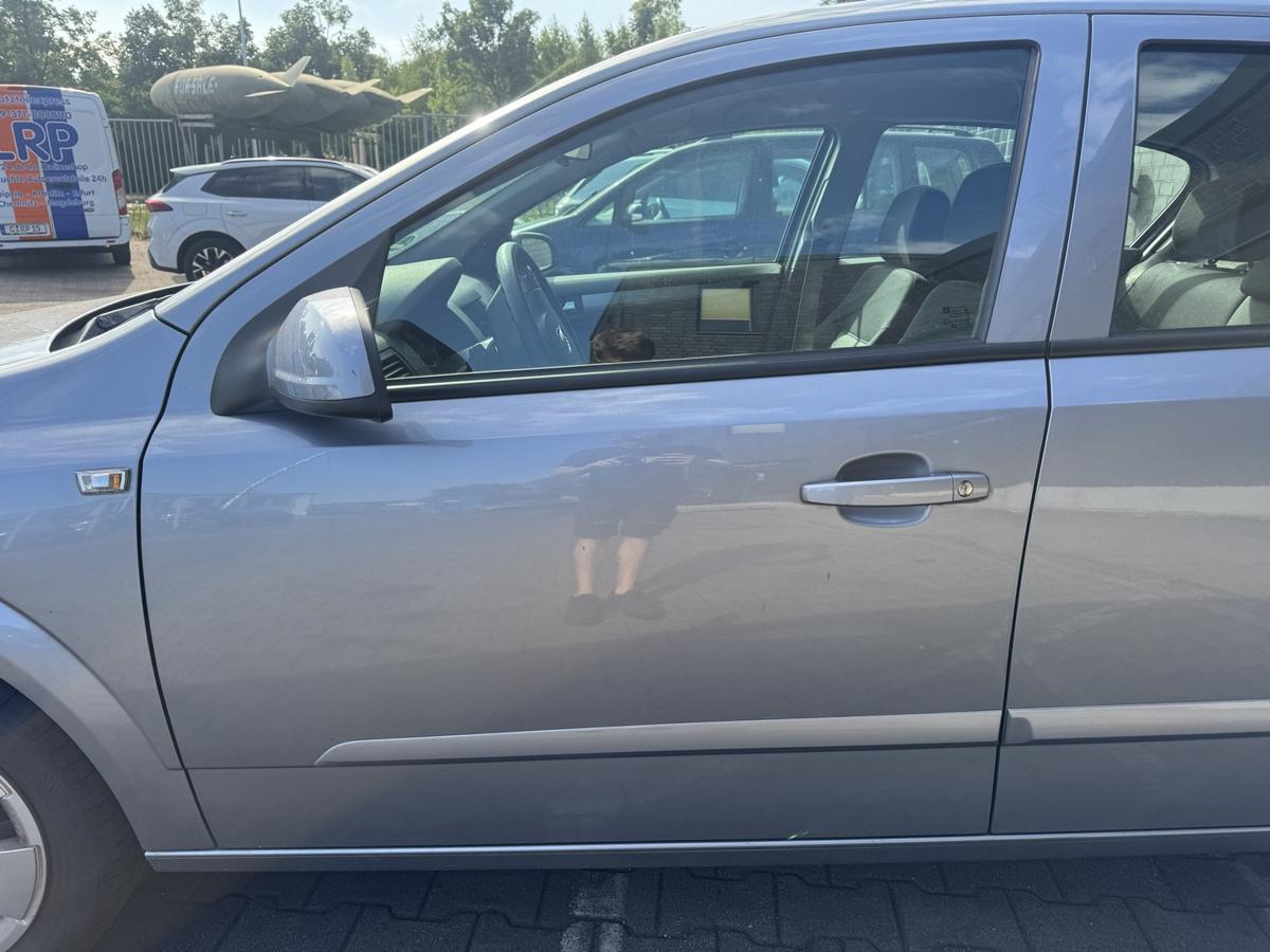 Opel Astra H original T&uuml;r vorn links Z163 Lichtsilber Stecker Kabelbaum eckig Rohbau Bj.2006